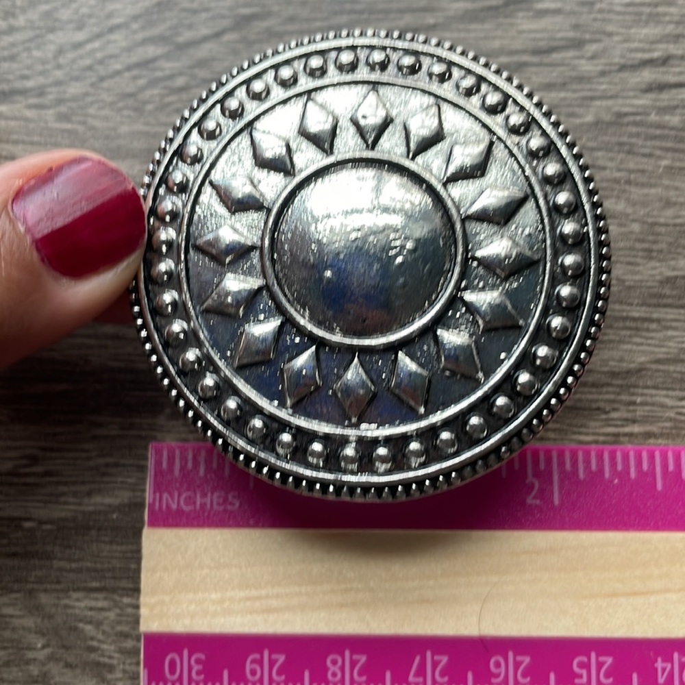 Stunning Medallion Large Ring
